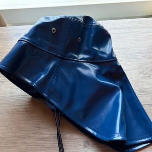 NWT Burberry Ink Blue Fisherman Vinyl Hat size Small